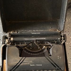 Typewriter Smith Corona! Works!!
